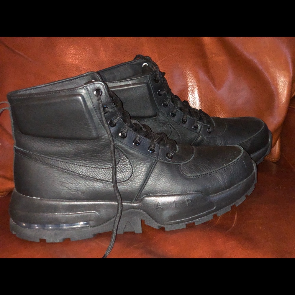 Nike Men’s Boots- Manoa